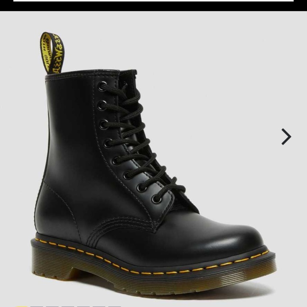 Dr. Martens Size 9 women’s boots only worn to try on